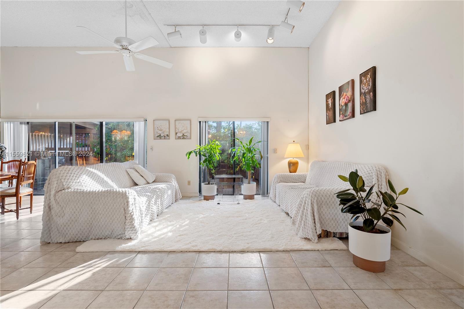 513 Leslie Dr 513, Hallandale Beach, Florida 33009, 3 Bedrooms Bedrooms, ,2 BathroomsBathrooms,Residential,For Sale,513 Leslie Dr 513,A11559621