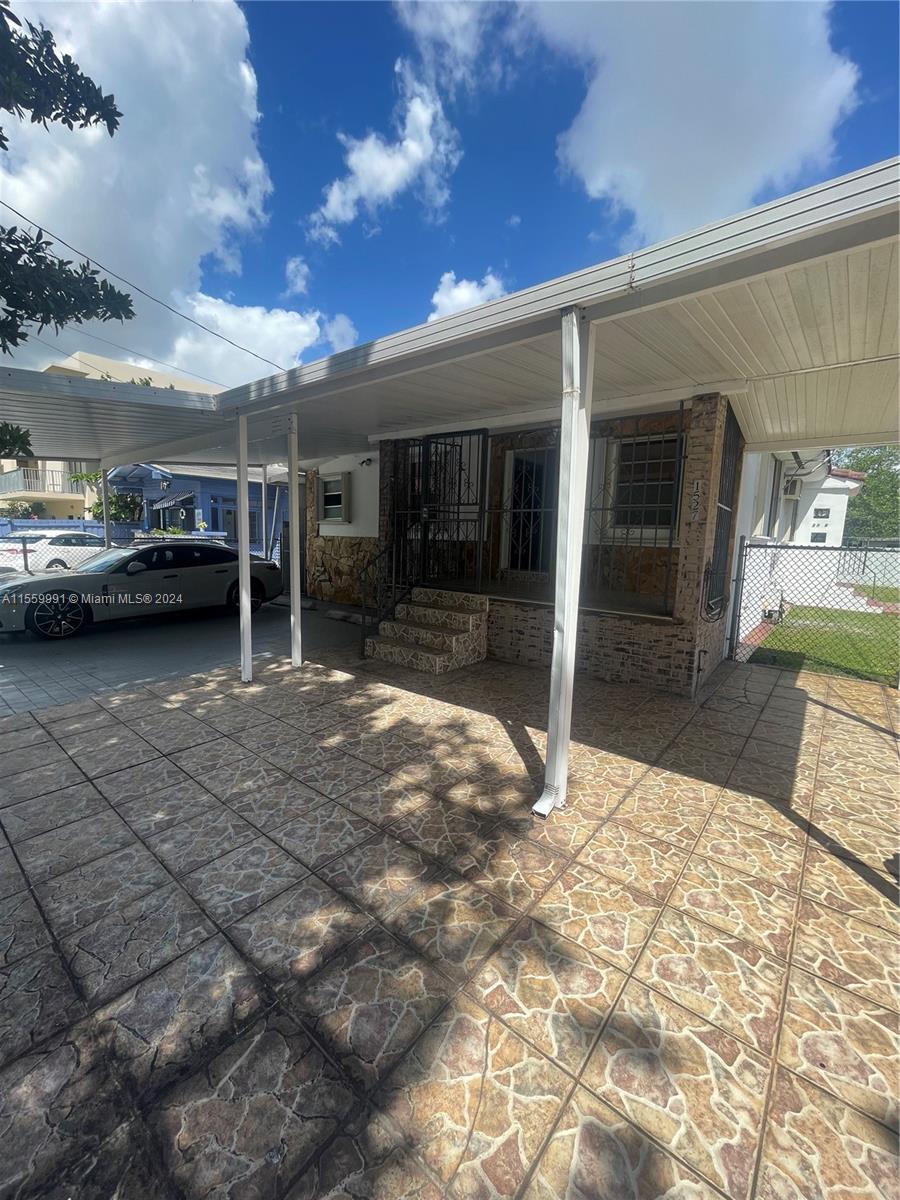 1527 SW 2nd St 1527, Miami, Florida 33135, 2 Bedrooms Bedrooms, ,1 BathroomBathrooms,Residentiallease,For Rent,1527 SW 2nd St 1527,A11559991