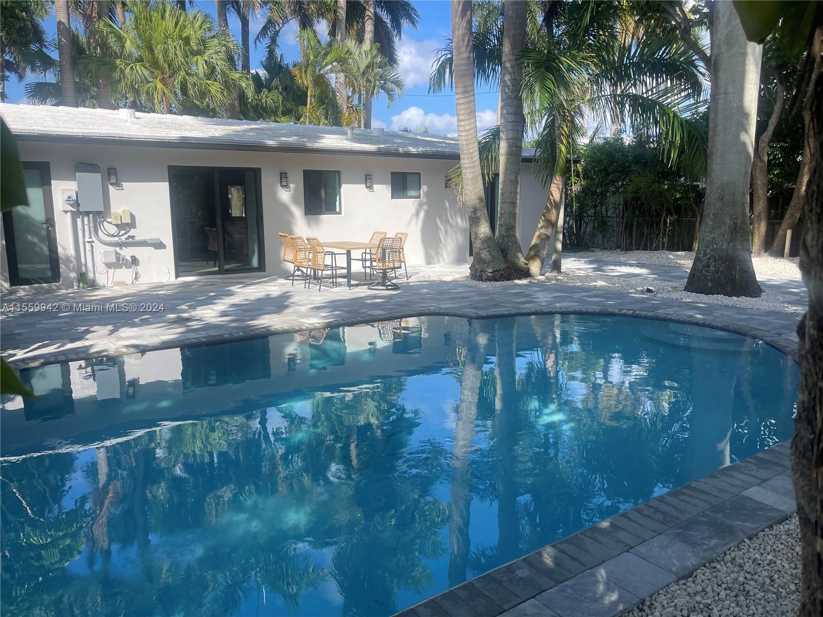 914 N 13th Ter, Hollywood, Florida 33019, 2 Bedrooms Bedrooms, ,1 BathroomBathrooms,Residentiallease,For Rent,914 N 13th Ter,A11559942