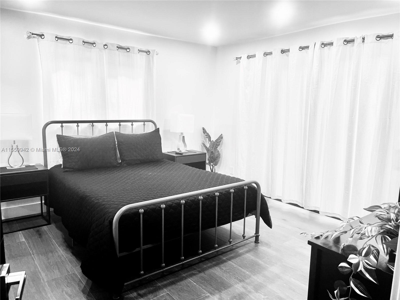 914 N 13th Ter, Hollywood, Florida 33019, 2 Bedrooms Bedrooms, ,1 BathroomBathrooms,Residentiallease,For Rent,914 N 13th Ter,A11559942