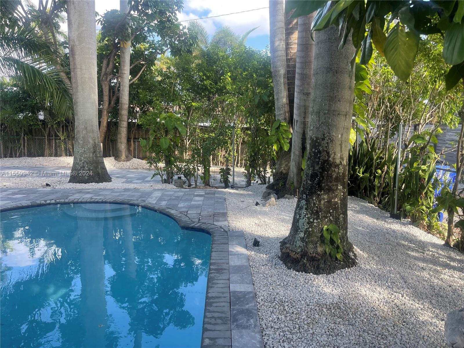 914 N 13th Ter, Hollywood, Florida 33019, 2 Bedrooms Bedrooms, ,1 BathroomBathrooms,Residentiallease,For Rent,914 N 13th Ter,A11559942