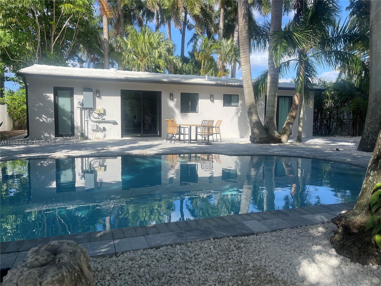 914 N 13th Ter, Hollywood, Florida 33019, 2 Bedrooms Bedrooms, ,1 BathroomBathrooms,Residentiallease,For Rent,914 N 13th Ter,A11559942