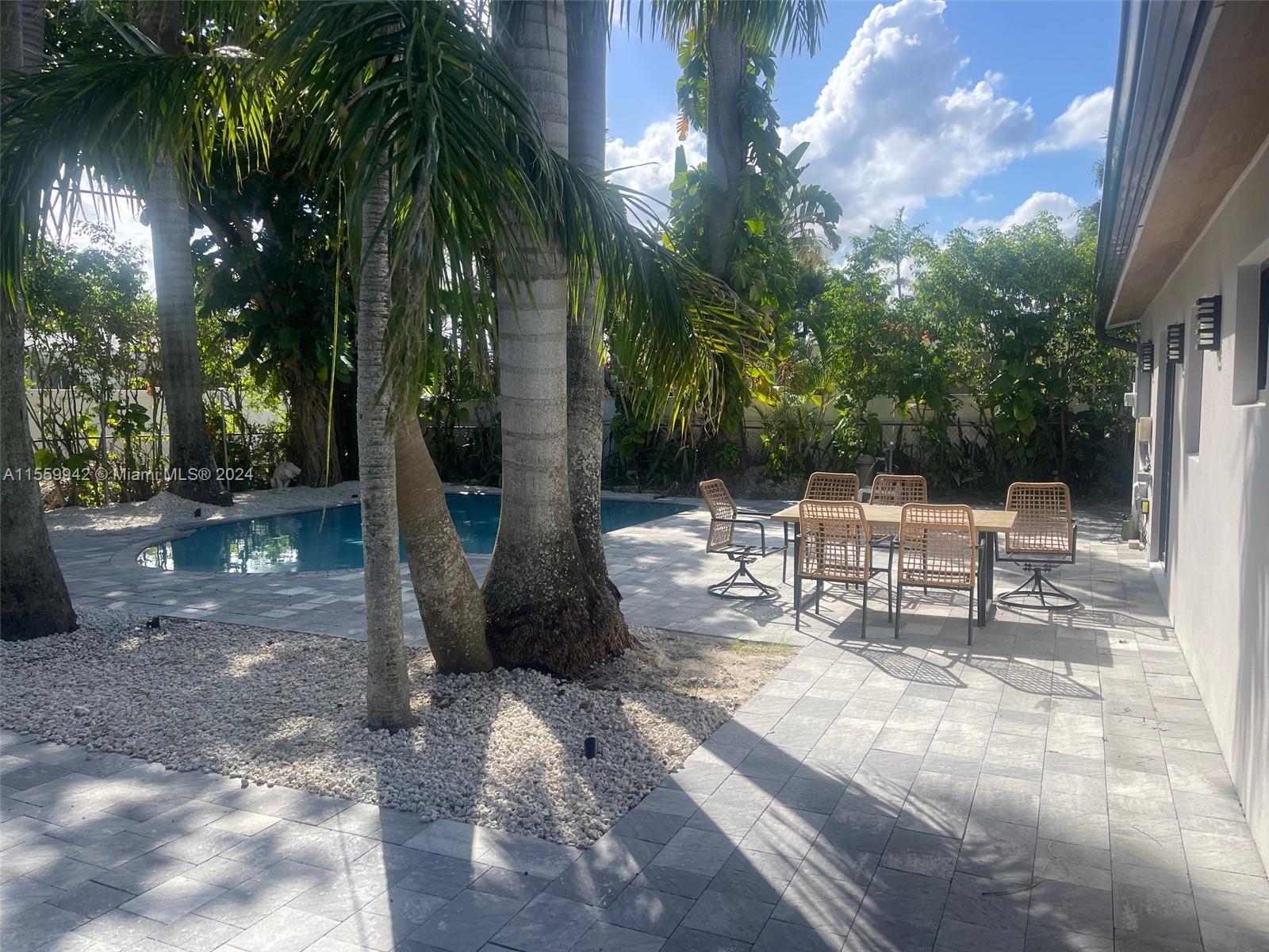 914 N 13th Ter, Hollywood, Florida 33019, 2 Bedrooms Bedrooms, ,1 BathroomBathrooms,Residentiallease,For Rent,914 N 13th Ter,A11559942