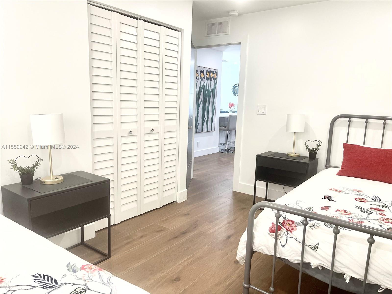 914 N 13th Ter, Hollywood, Florida 33019, 2 Bedrooms Bedrooms, ,1 BathroomBathrooms,Residentiallease,For Rent,914 N 13th Ter,A11559942