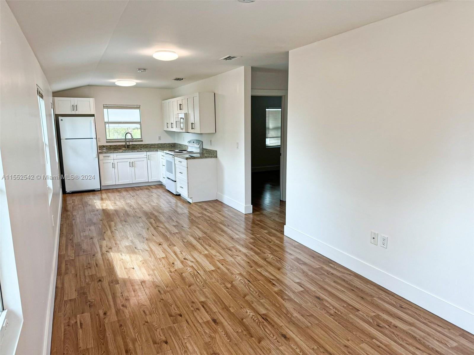 22850 SW 134th Ave D, Miami, Florida 33170, 2 Bedrooms Bedrooms, ,1 BathroomBathrooms,Residentiallease,For Rent,22850 SW 134th Ave D,A11552542