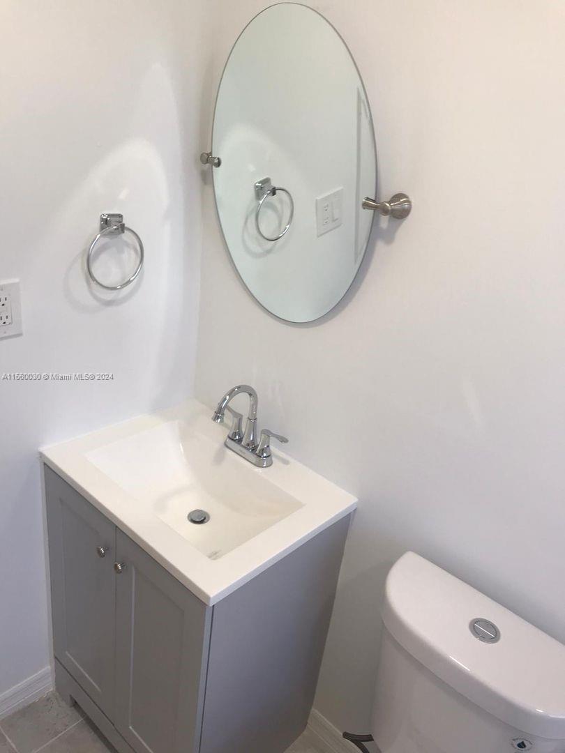 2458 Flamingo Dr 4, Miami Beach, Florida 33140, 1 Bedroom Bedrooms, ,1 BathroomBathrooms,Residentiallease,For Rent,2458 Flamingo Dr 4,A11560030