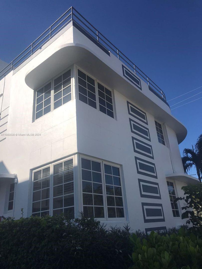 2458 Flamingo Dr 4, Miami Beach, Florida 33140, 1 Bedroom Bedrooms, ,1 BathroomBathrooms,Residentiallease,For Rent,2458 Flamingo Dr 4,A11560030