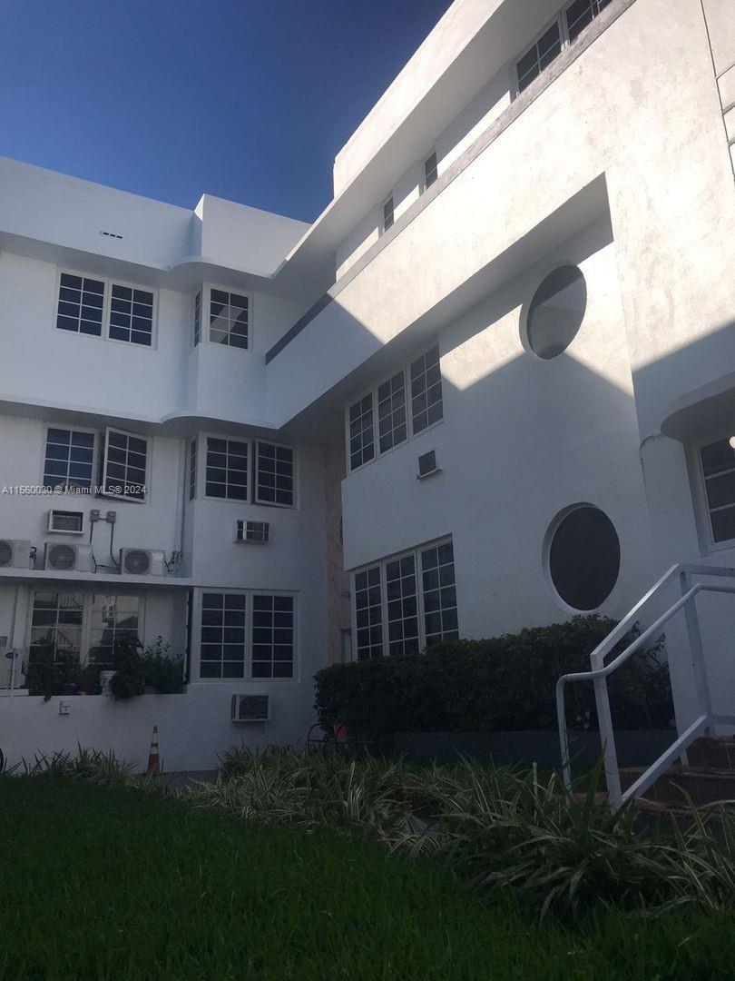 2458 Flamingo Dr 4, Miami Beach, Florida 33140, 1 Bedroom Bedrooms, ,1 BathroomBathrooms,Residentiallease,For Rent,2458 Flamingo Dr 4,A11560030