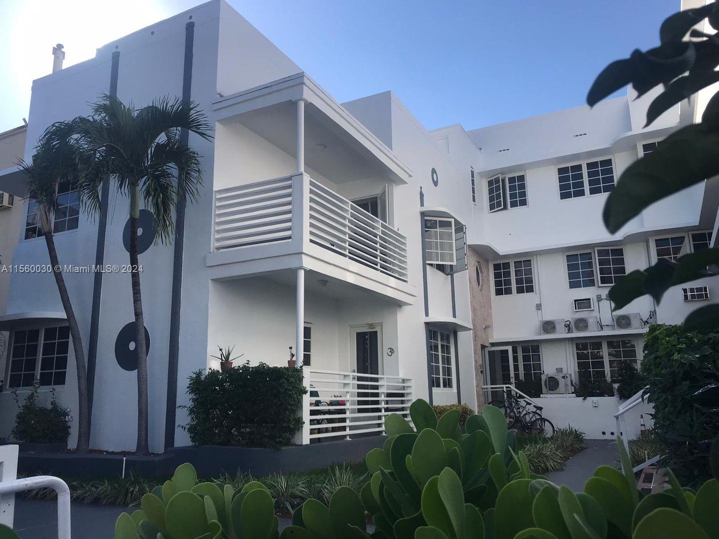 2458 Flamingo Dr 4, Miami Beach, Florida 33140, 1 Bedroom Bedrooms, ,1 BathroomBathrooms,Residentiallease,For Rent,2458 Flamingo Dr 4,A11560030