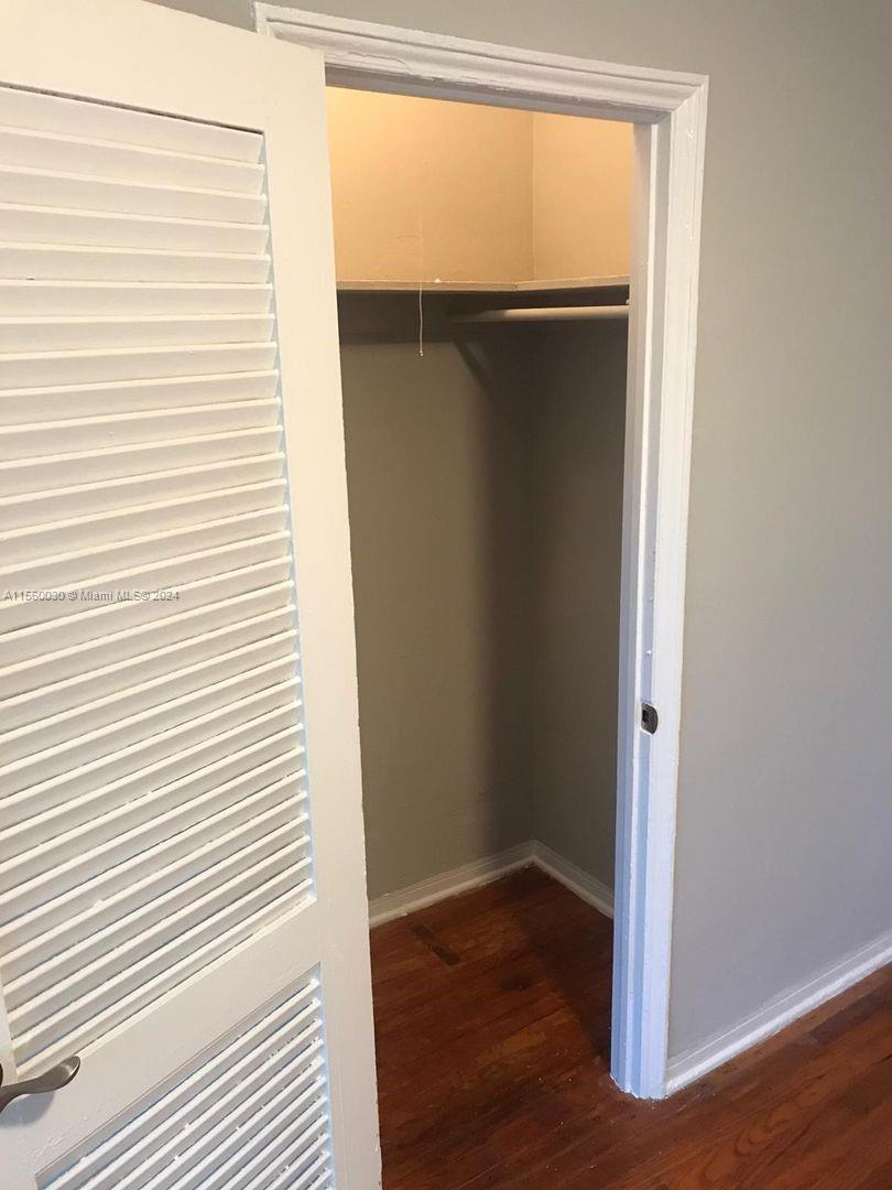2458 Flamingo Dr 4, Miami Beach, Florida 33140, 1 Bedroom Bedrooms, ,1 BathroomBathrooms,Residentiallease,For Rent,2458 Flamingo Dr 4,A11560030