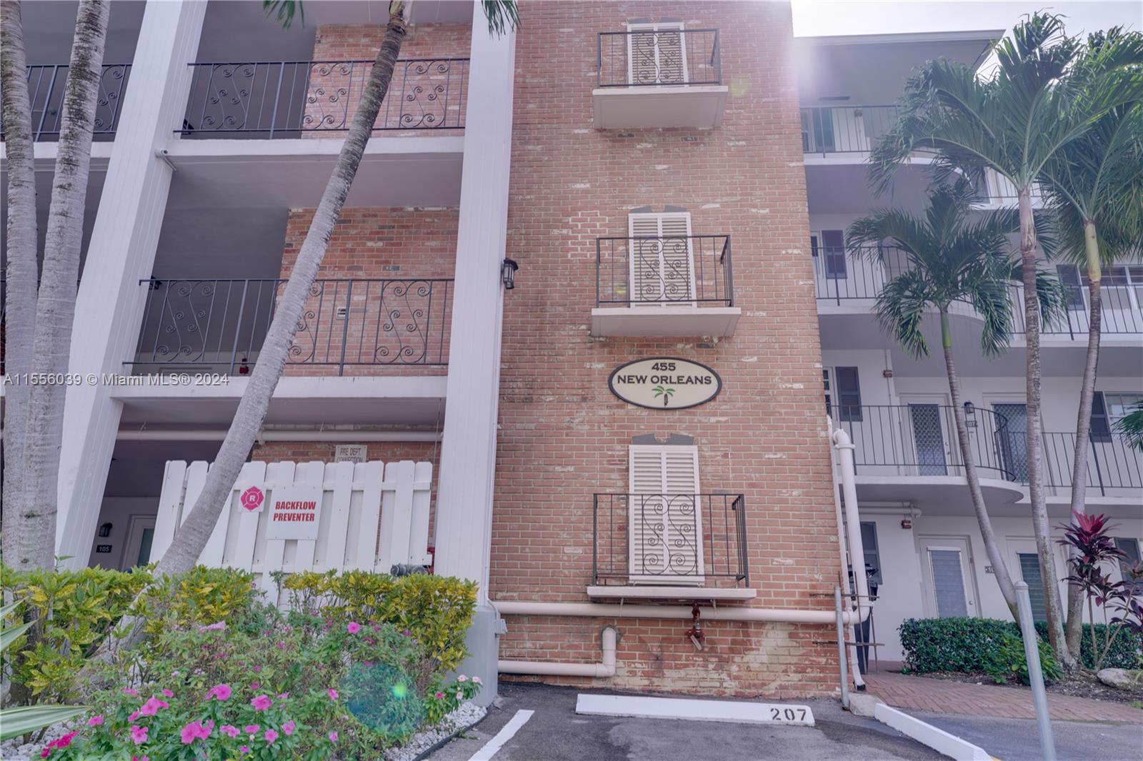 455 Paradise Isle Blvd 402, Hallandale Beach, Florida 33009, 1 Bedroom Bedrooms, ,1 BathroomBathrooms,Residentiallease,For Rent,455 Paradise Isle Blvd 402,A11556039