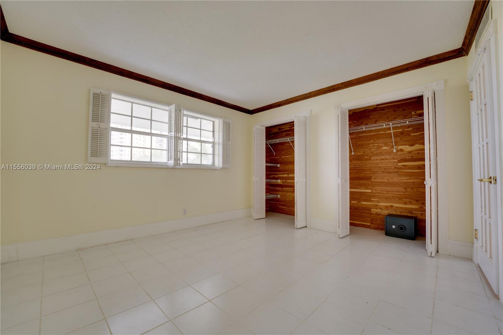 455 Paradise Isle Blvd 402, Hallandale Beach, Florida 33009, 1 Bedroom Bedrooms, ,1 BathroomBathrooms,Residentiallease,For Rent,455 Paradise Isle Blvd 402,A11556039