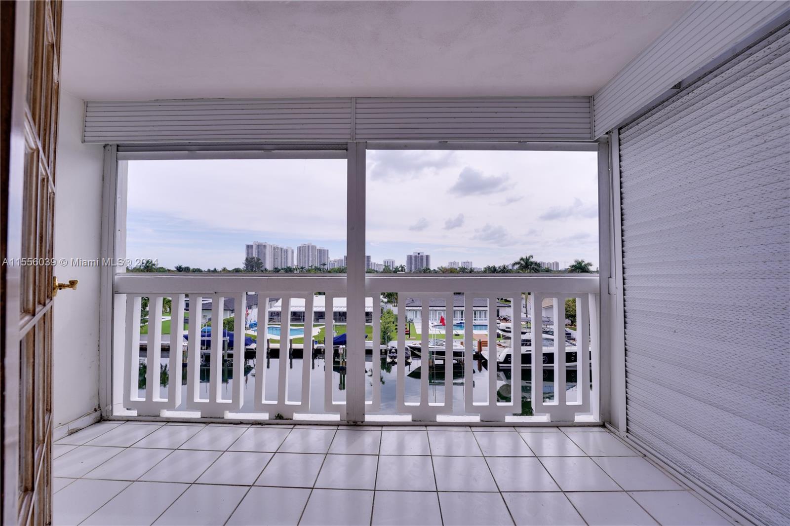 455 Paradise Isle Blvd 402, Hallandale Beach, Florida 33009, 1 Bedroom Bedrooms, ,1 BathroomBathrooms,Residentiallease,For Rent,455 Paradise Isle Blvd 402,A11556039