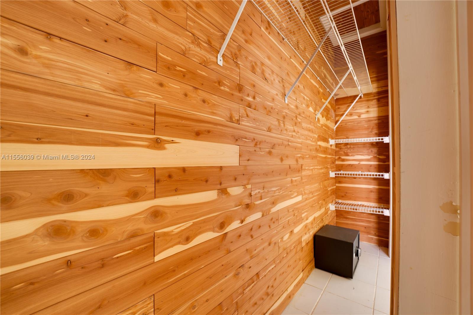 455 Paradise Isle Blvd 402, Hallandale Beach, Florida 33009, 1 Bedroom Bedrooms, ,1 BathroomBathrooms,Residentiallease,For Rent,455 Paradise Isle Blvd 402,A11556039