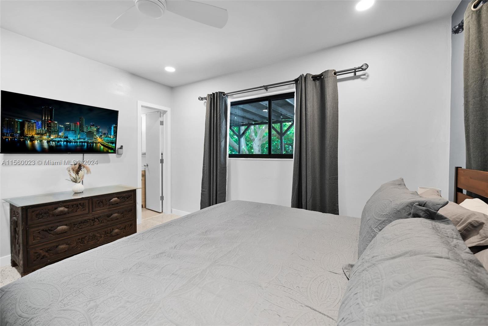 1178 Garfield St 0, Hollywood, Florida 33019, 3 Bedrooms Bedrooms, ,2 BathroomsBathrooms,Residentiallease,For Rent,1178 Garfield St 0,A11560023