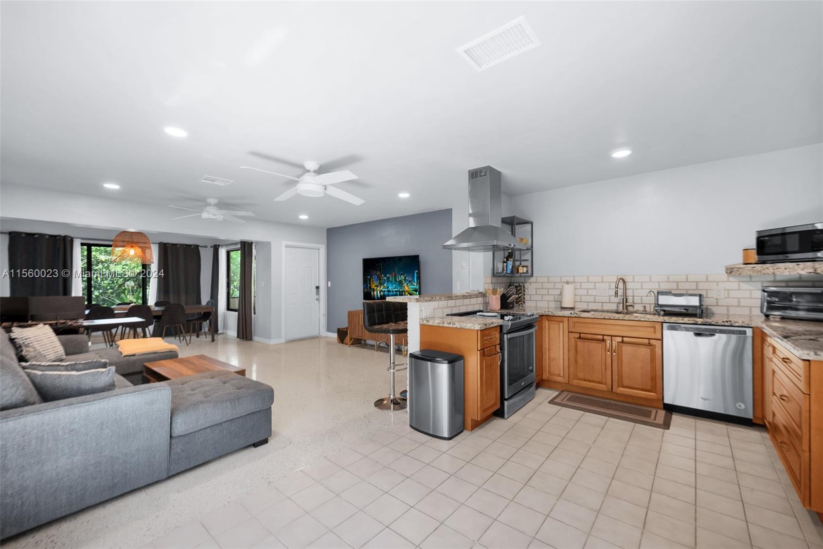 1178 Garfield St 0, Hollywood, Florida 33019, 3 Bedrooms Bedrooms, ,2 BathroomsBathrooms,Residentiallease,For Rent,1178 Garfield St 0,A11560023