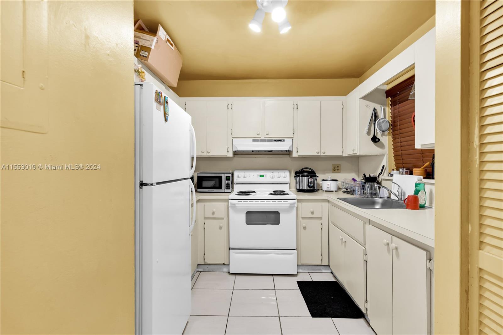 403 NW 72 AVE 118G, Miami, Florida 33126-5855, 2 Bedrooms Bedrooms, ,1 BathroomBathrooms,Residential,For Sale,403 NW 72 AVE 118G,A11553019