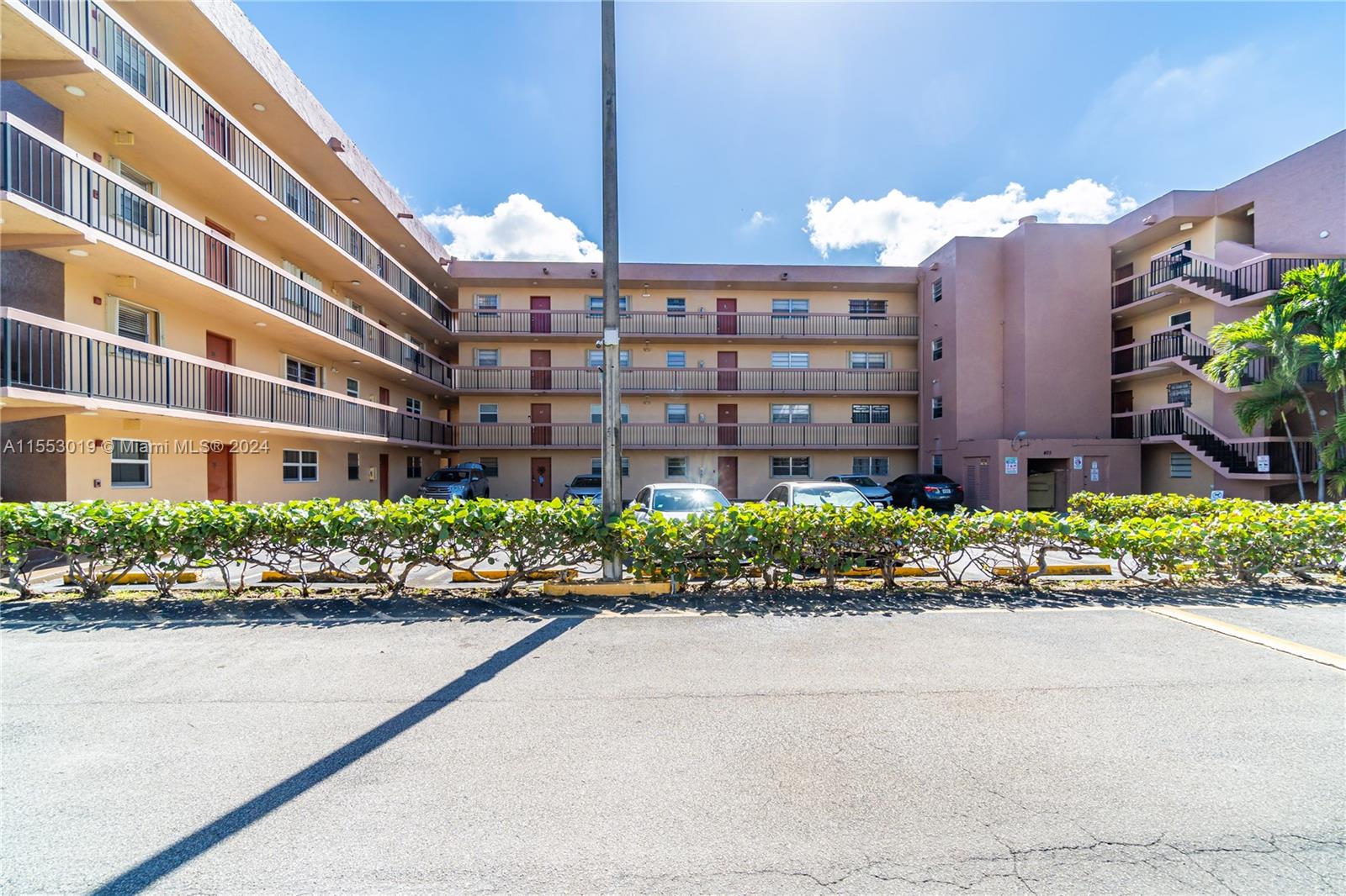 403 NW 72 AVE 118G, Miami, Florida 33126-5855, 2 Bedrooms Bedrooms, ,1 BathroomBathrooms,Residential,For Sale,403 NW 72 AVE 118G,A11553019