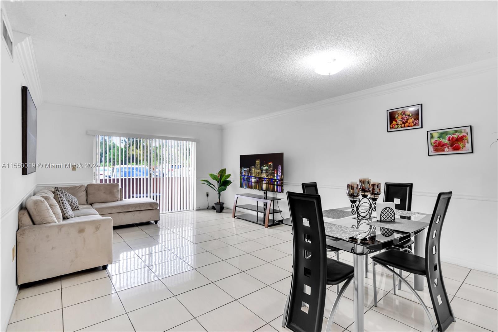 403 NW 72 AVE 118G, Miami, Florida 33126-5855, 2 Bedrooms Bedrooms, ,1 BathroomBathrooms,Residential,For Sale,403 NW 72 AVE 118G,A11553019