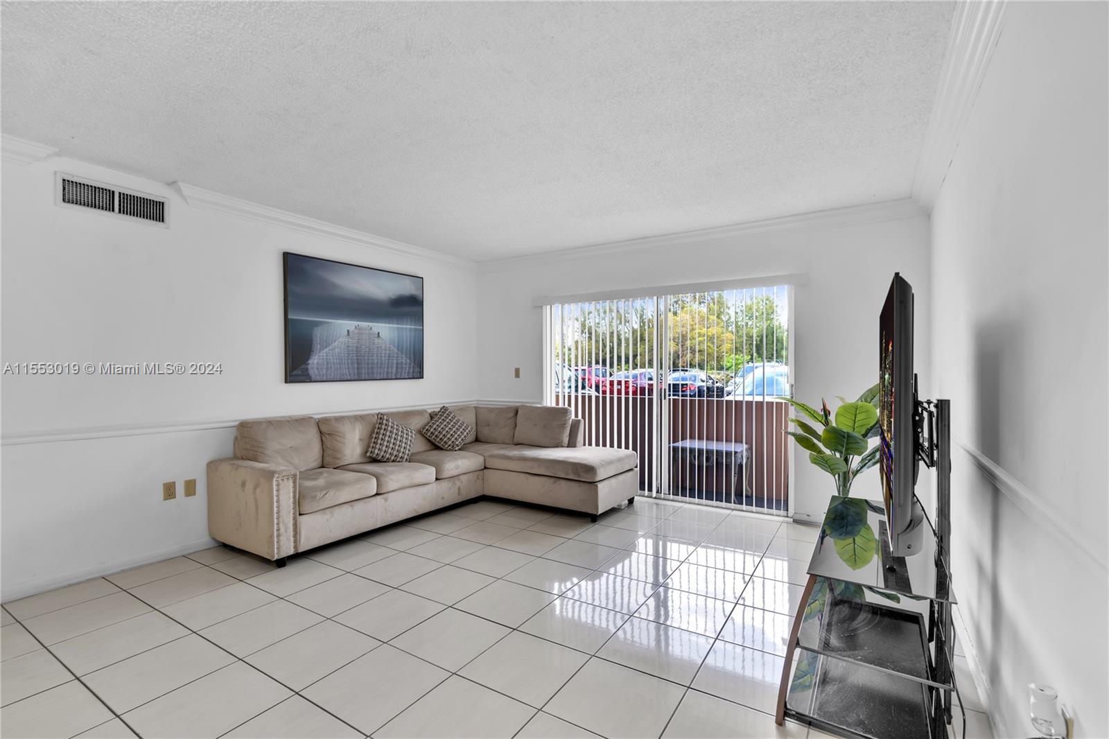 403 NW 72 AVE 118G, Miami, Florida 33126-5855, 2 Bedrooms Bedrooms, ,1 BathroomBathrooms,Residential,For Sale,403 NW 72 AVE 118G,A11553019