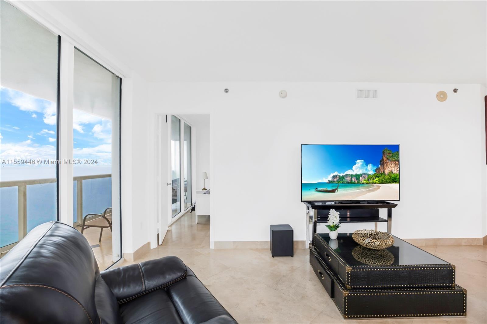 1830 S Ocean Dr 2808, Hallandale Beach, Florida 33009, 2 Bedrooms Bedrooms, ,2 BathroomsBathrooms,Residentiallease,For Rent,1830 S Ocean Dr 2808,A11559446