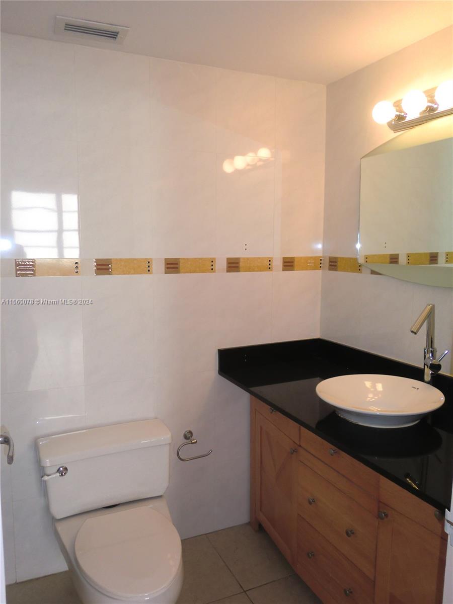 3725 S Ocean Dr 809, Hollywood, Florida 33019, 1 Bedroom Bedrooms, ,1 BathroomBathrooms,Residential,For Sale,3725 S Ocean Dr 809,A11560078