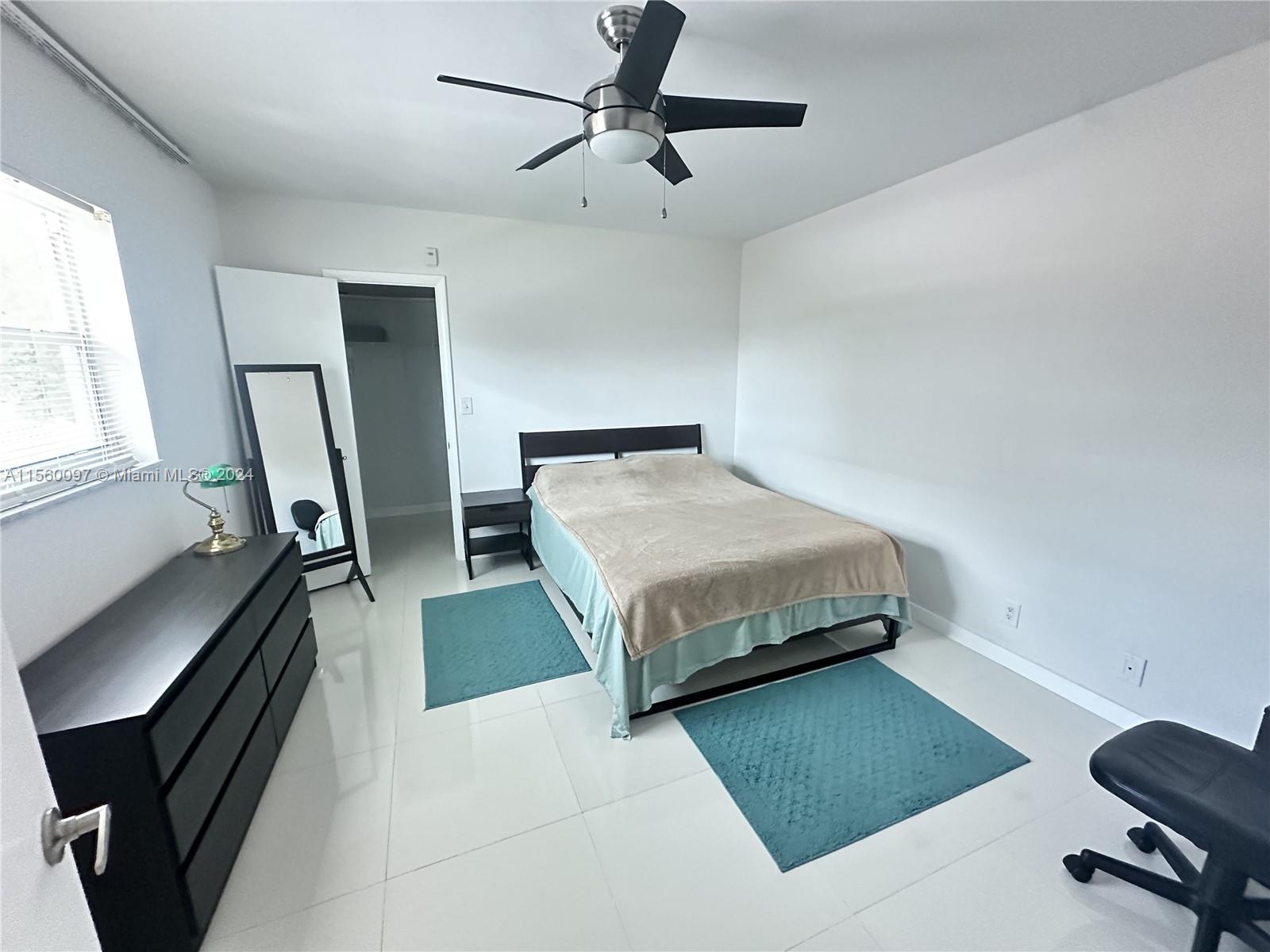 1824 Monroe St 9, Hollywood, Florida 33020, 1 Bedroom Bedrooms, ,1 BathroomBathrooms,Residentiallease,For Rent,1824 Monroe St 9,A11560097