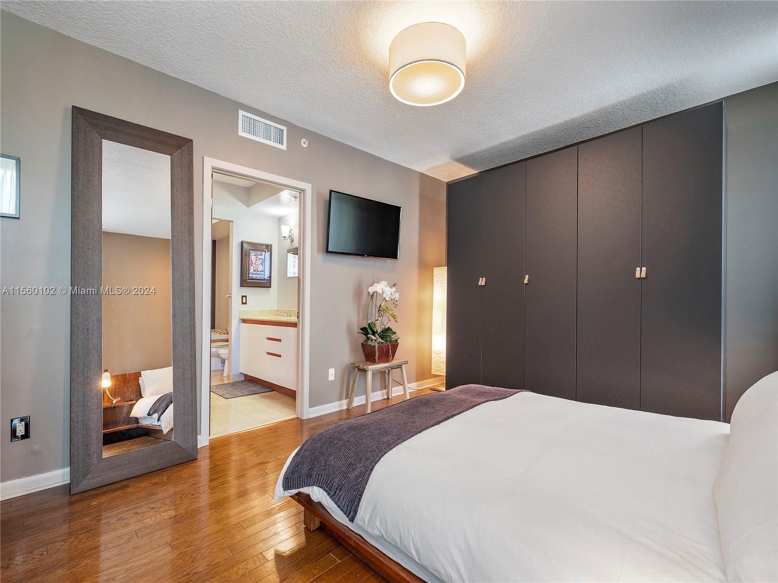 1500 Ocean Dr 810, Miami Beach, Florida 33139, 2 Bedrooms Bedrooms, ,2 BathroomsBathrooms,Residentiallease,For Rent,1500 Ocean Dr 810,A11560102