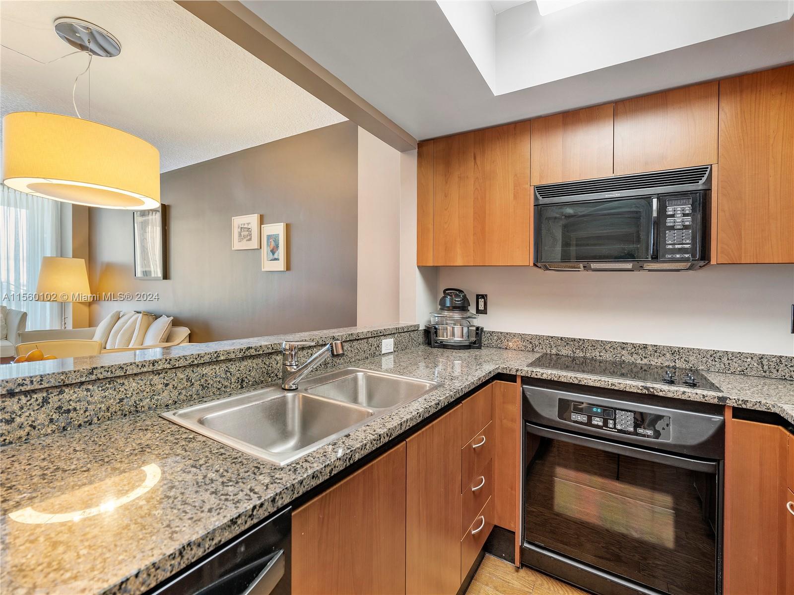 1500 Ocean Dr 810, Miami Beach, Florida 33139, 2 Bedrooms Bedrooms, ,2 BathroomsBathrooms,Residentiallease,For Rent,1500 Ocean Dr 810,A11560102
