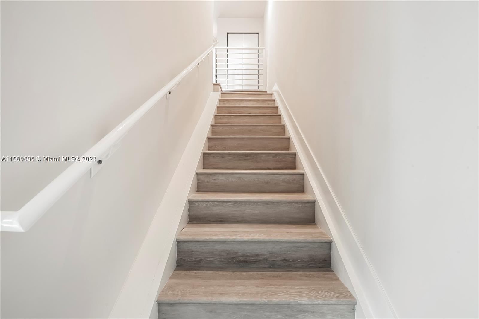 2555 NE 193rd St 2204, Miami, Florida 33180, 2 Bedrooms Bedrooms, ,2 BathroomsBathrooms,Residential,For Sale,2555 NE 193rd St 2204,A11560104