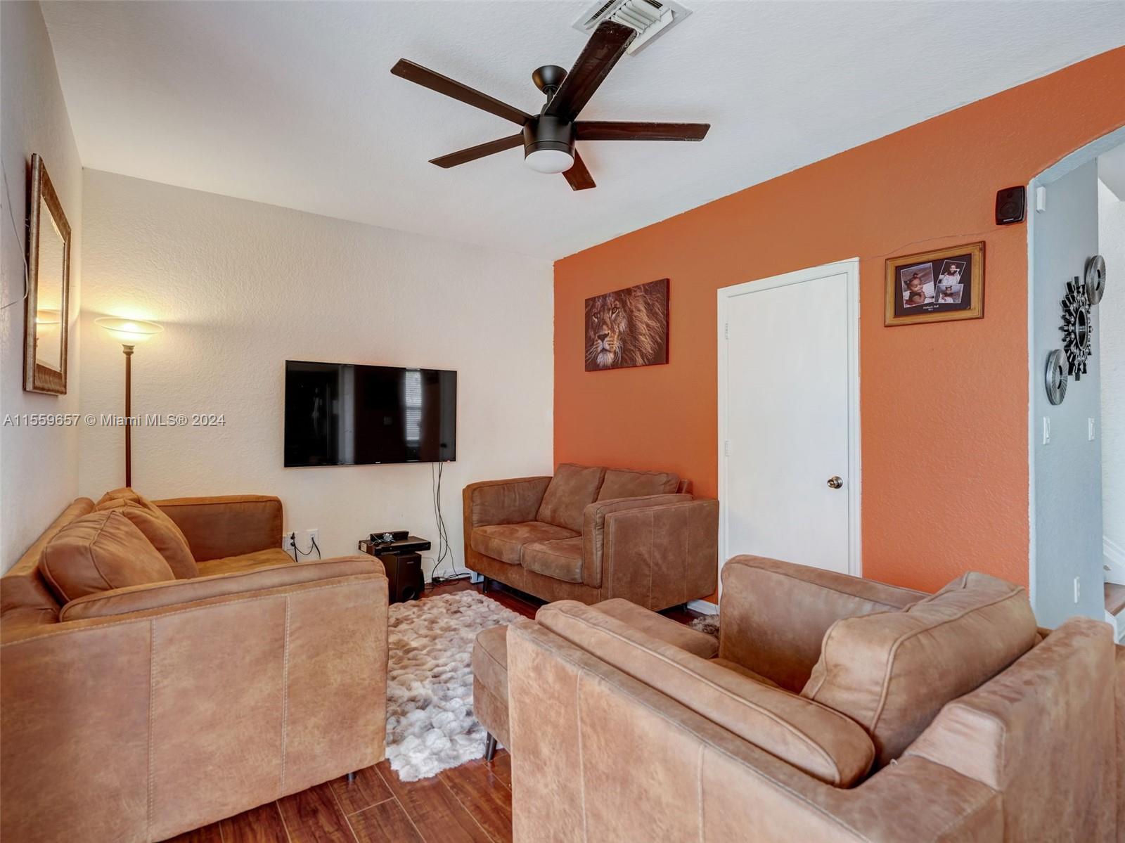 1240 SE 19th Ave, Homestead, Florida 33035, 3 Bedrooms Bedrooms, ,2 BathroomsBathrooms,Residential,For Sale,1240 SE 19th Ave,A11559657