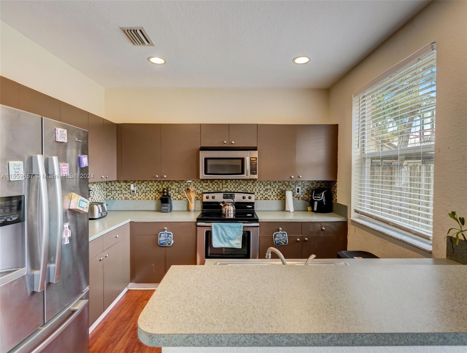 1240 SE 19th Ave, Homestead, Florida 33035, 3 Bedrooms Bedrooms, ,2 BathroomsBathrooms,Residential,For Sale,1240 SE 19th Ave,A11559657