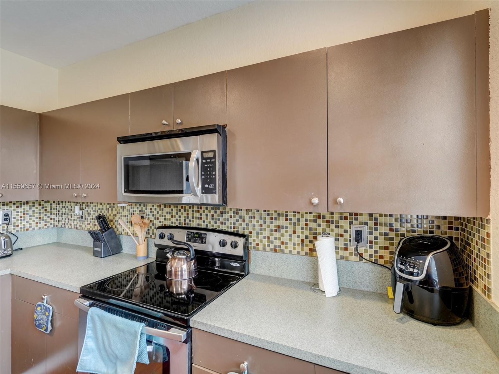 1240 SE 19th Ave, Homestead, Florida 33035, 3 Bedrooms Bedrooms, ,2 BathroomsBathrooms,Residential,For Sale,1240 SE 19th Ave,A11559657