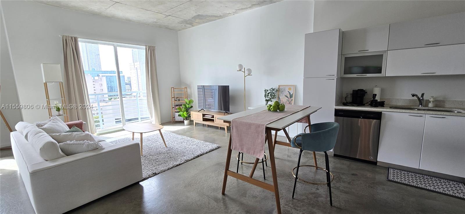 234 NE 3rd St 1503, Miami, Florida 33132, 1 Bedroom Bedrooms, ,1 BathroomBathrooms,Residentiallease,For Rent,234 NE 3rd St 1503,A11559806