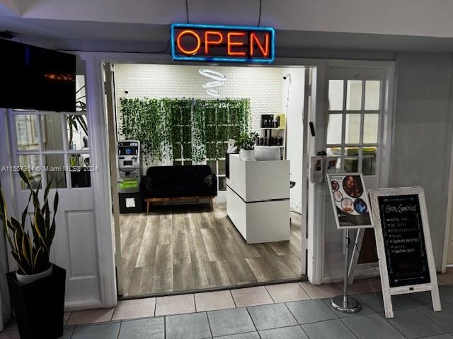 5401 COLLINS # CU-2, Miami Beach, Florida 33140, ,Businessopportunity,For Sale,5401 COLLINS # CU-2,A11557314