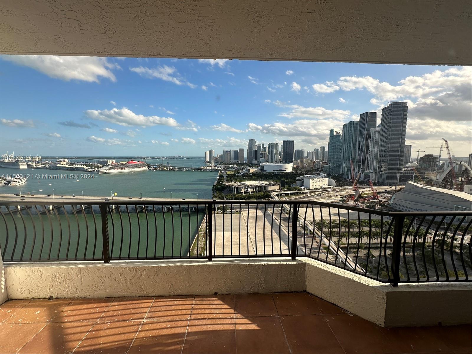 555 NE 15th St 31I, Miami, Florida 33132, 1 Bedroom Bedrooms, ,1 BathroomBathrooms,Residentiallease,For Rent,555 NE 15th St 31I,A11560121