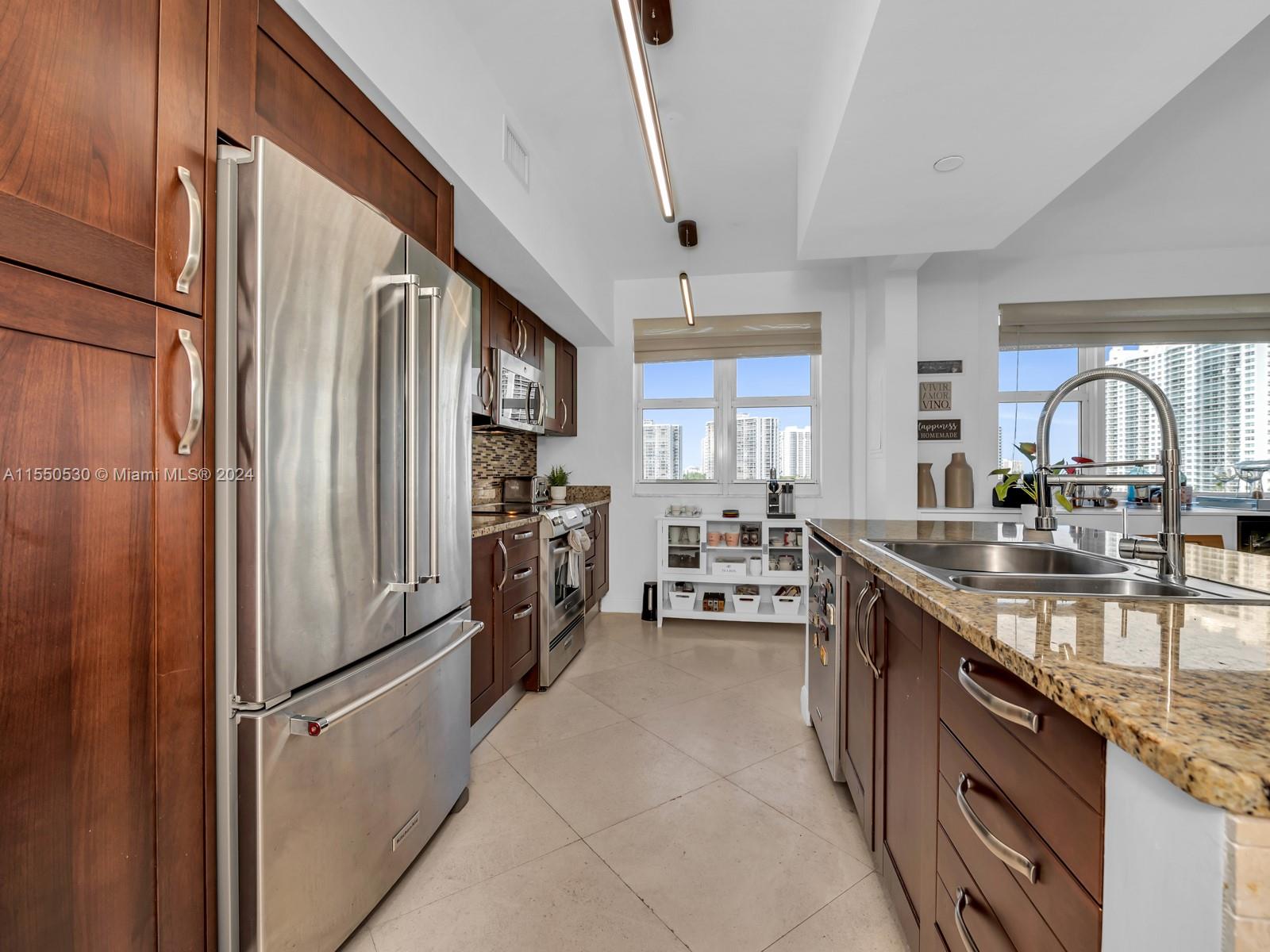 20000 E Country Club Dr 716, Aventura, Florida 33180, 3 Bedrooms Bedrooms, ,3 BathroomsBathrooms,Residentiallease,For Rent,20000 E Country Club Dr 716,A11550530