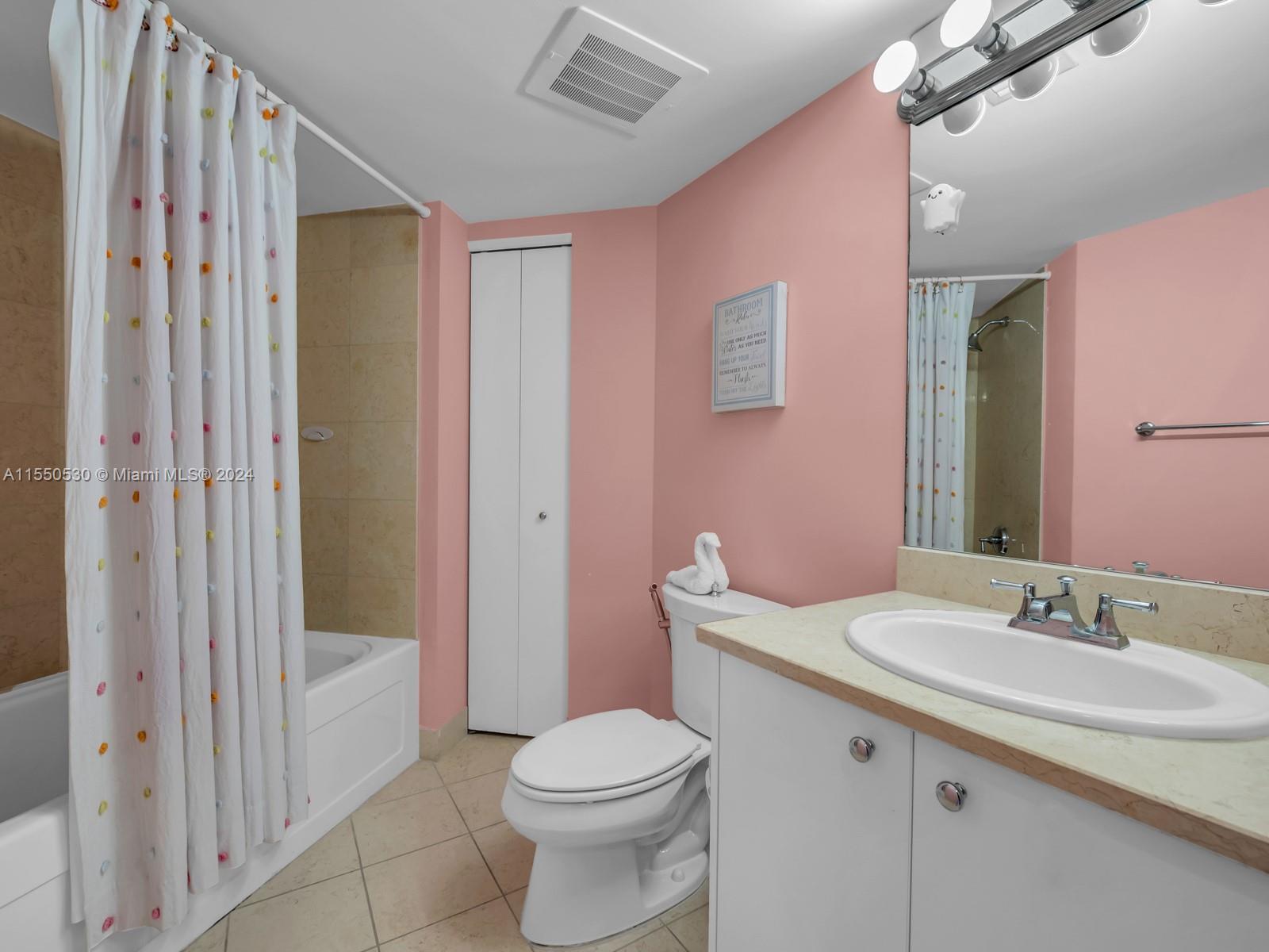 20000 E Country Club Dr 716, Aventura, Florida 33180, 3 Bedrooms Bedrooms, ,3 BathroomsBathrooms,Residentiallease,For Rent,20000 E Country Club Dr 716,A11550530