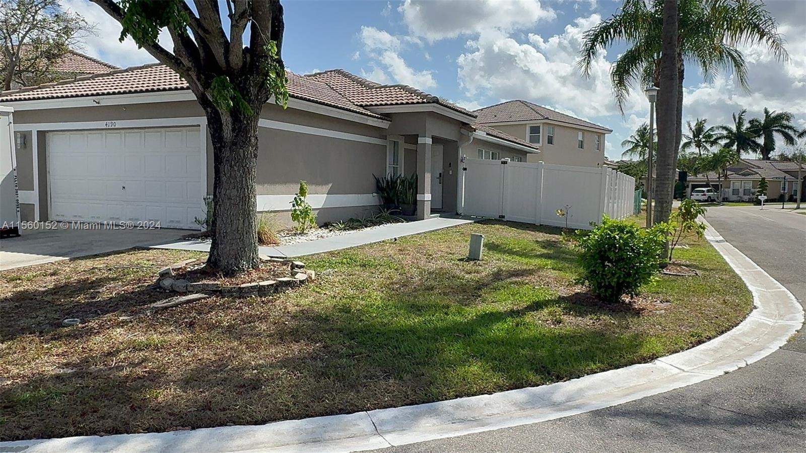 4190 NW 62nd Dr, Coconut Creek, FL 33073