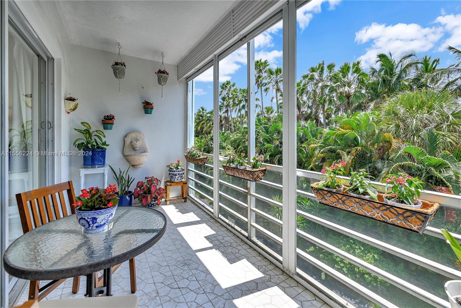 600 NE 14th Ave 319, Hallandale Beach, Florida 33009, 1 Bedroom Bedrooms, ,1 BathroomBathrooms,Residential,For Sale,600 NE 14th Ave 319,A11556224