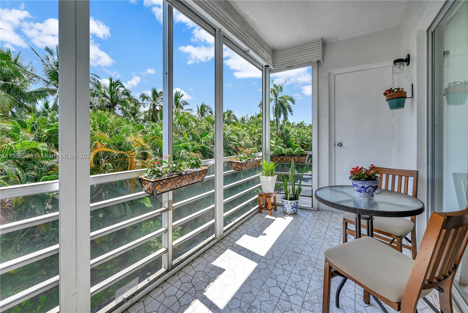 600 NE 14th Ave 319, Hallandale Beach, Florida 33009, 1 Bedroom Bedrooms, ,1 BathroomBathrooms,Residential,For Sale,600 NE 14th Ave 319,A11556224