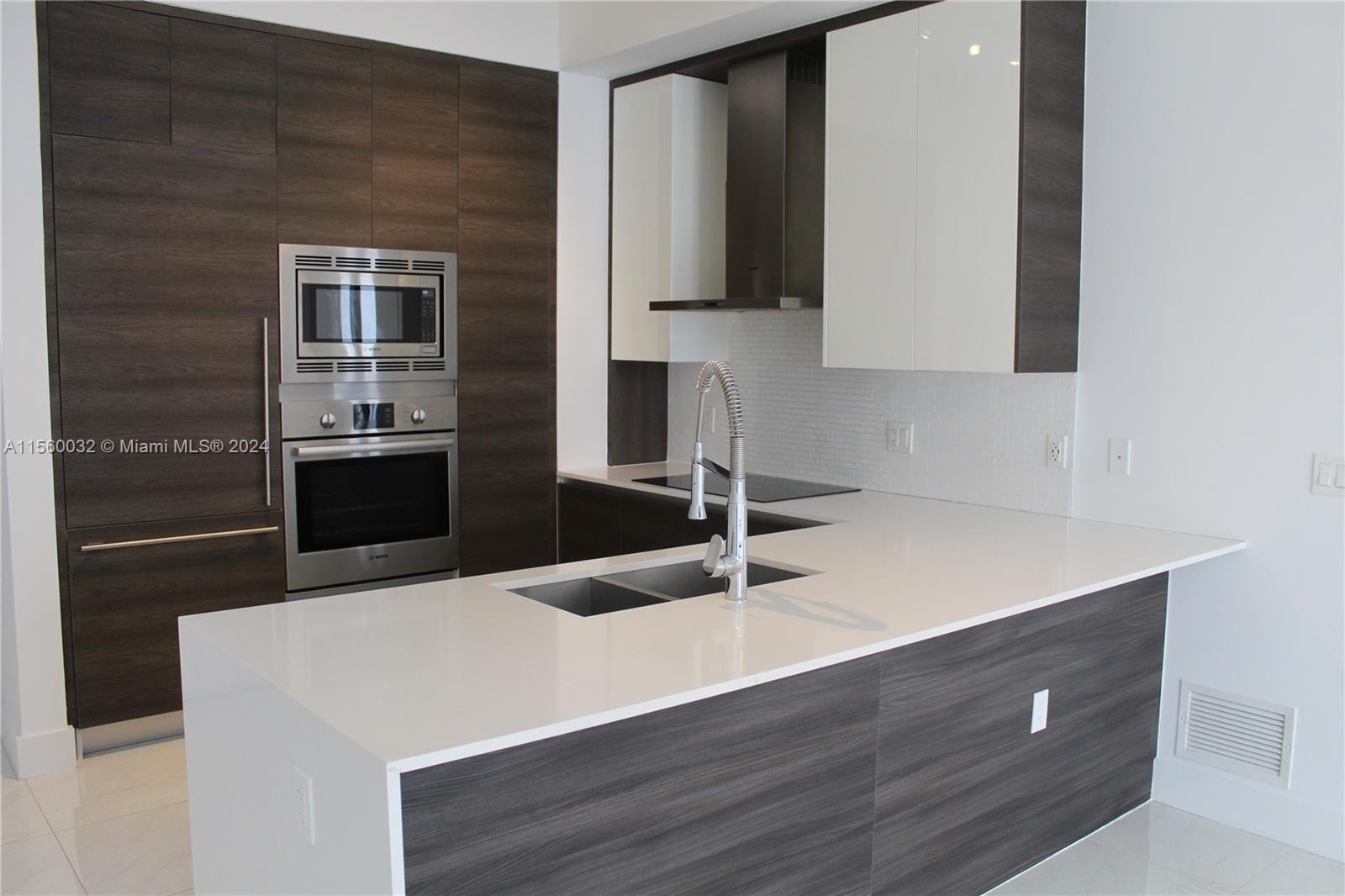 301 Altara Ave UPH1001, Coral Gables, Florida 33146, 3 Bedrooms Bedrooms, ,2 BathroomsBathrooms,Residentiallease,For Rent,301 Altara Ave UPH1001,A11560032