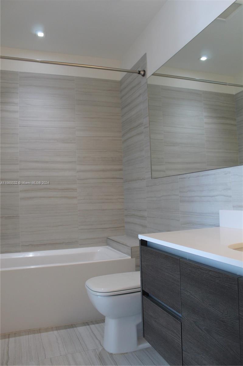 301 Altara Ave UPH1001, Coral Gables, Florida 33146, 3 Bedrooms Bedrooms, ,2 BathroomsBathrooms,Residentiallease,For Rent,301 Altara Ave UPH1001,A11560032