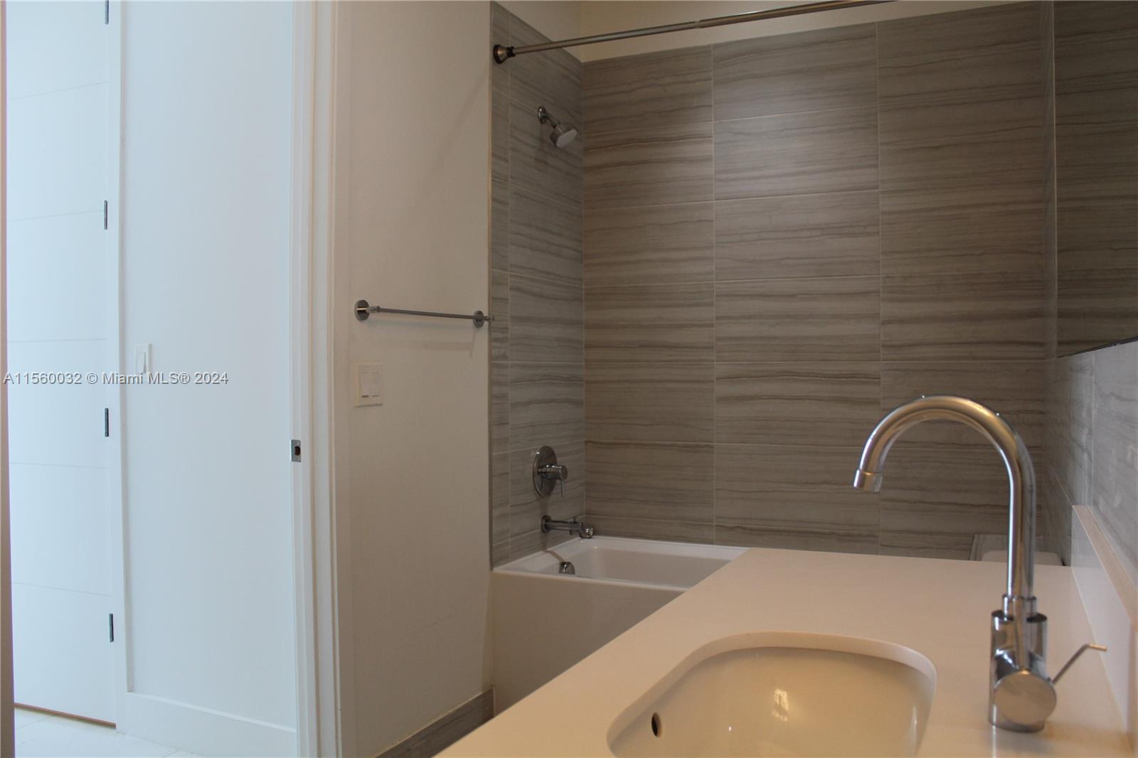 301 Altara Ave UPH1001, Coral Gables, Florida 33146, 3 Bedrooms Bedrooms, ,2 BathroomsBathrooms,Residentiallease,For Rent,301 Altara Ave UPH1001,A11560032