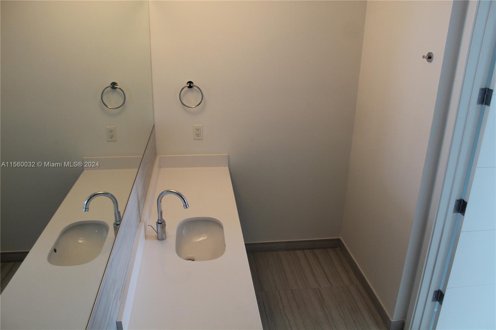 301 Altara Ave UPH1001, Coral Gables, Florida 33146, 3 Bedrooms Bedrooms, ,2 BathroomsBathrooms,Residentiallease,For Rent,301 Altara Ave UPH1001,A11560032