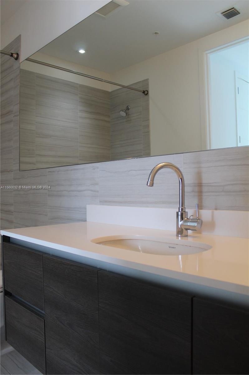 301 Altara Ave UPH1001, Coral Gables, Florida 33146, 3 Bedrooms Bedrooms, ,2 BathroomsBathrooms,Residentiallease,For Rent,301 Altara Ave UPH1001,A11560032