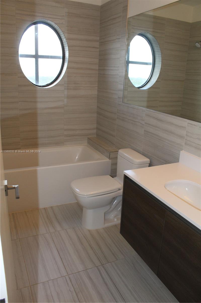 301 Altara Ave UPH1001, Coral Gables, Florida 33146, 3 Bedrooms Bedrooms, ,2 BathroomsBathrooms,Residentiallease,For Rent,301 Altara Ave UPH1001,A11560032