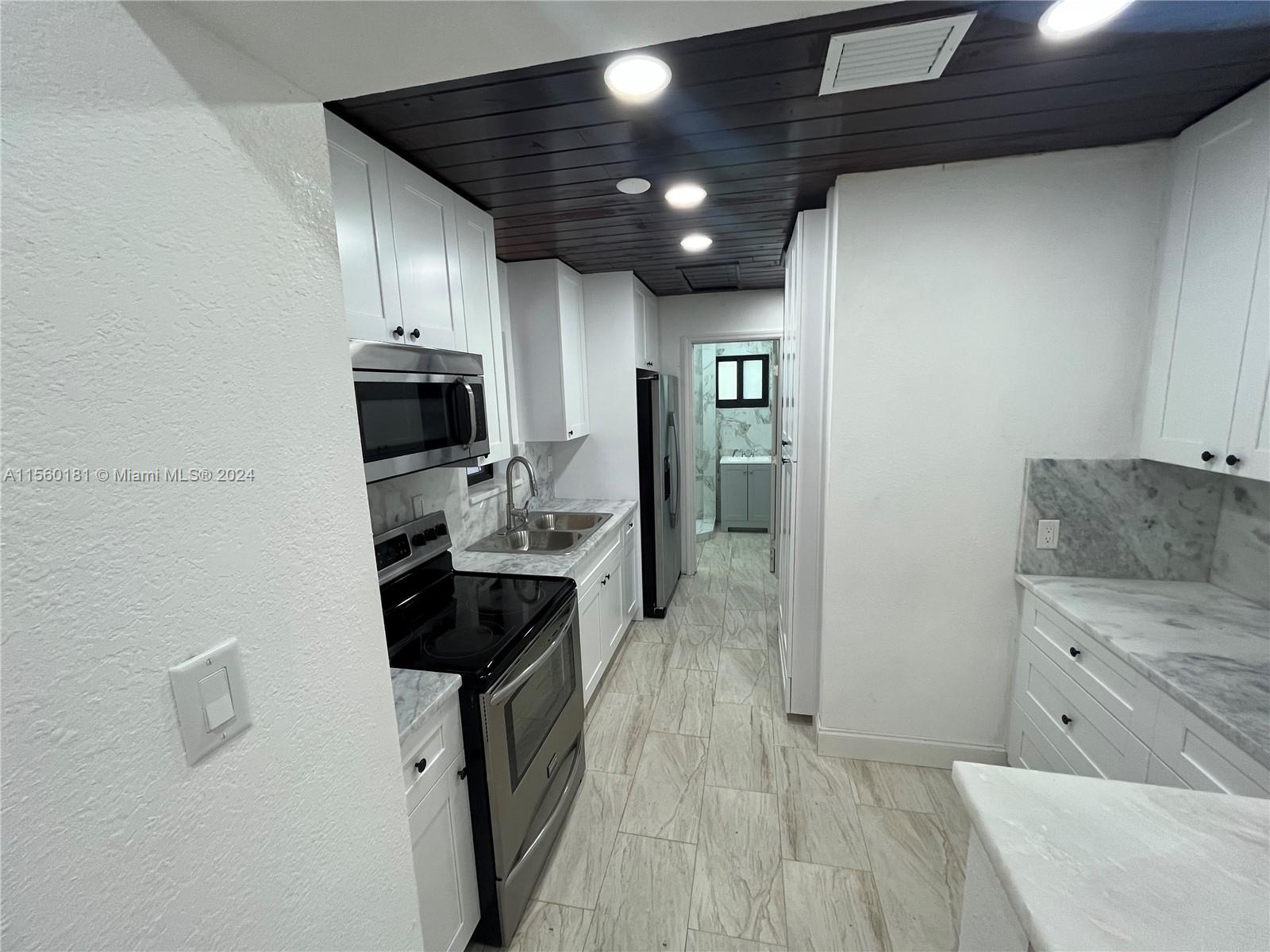 16901 NE 4th Ave, North Miami Beach, Florida 33162, 2 Bedrooms Bedrooms, ,2 BathroomsBathrooms,Residential,For Sale,16901 NE 4th Ave,A11560181