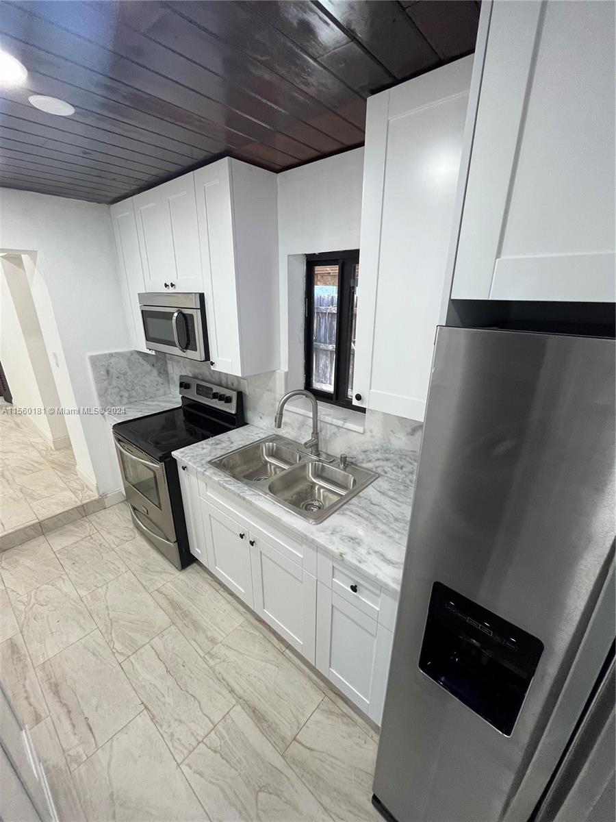 16901 NE 4th Ave, North Miami Beach, Florida 33162, 2 Bedrooms Bedrooms, ,2 BathroomsBathrooms,Residential,For Sale,16901 NE 4th Ave,A11560181