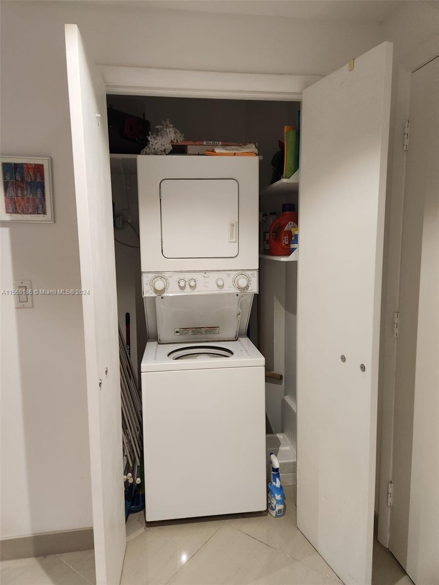 1900 N Bayshore Dr 2806, Miami, Florida 33132, 1 Bedroom Bedrooms, 2 Rooms Rooms,1 BathroomBathrooms,Residential,For Sale,1900 N Bayshore Dr 2806,A11560186